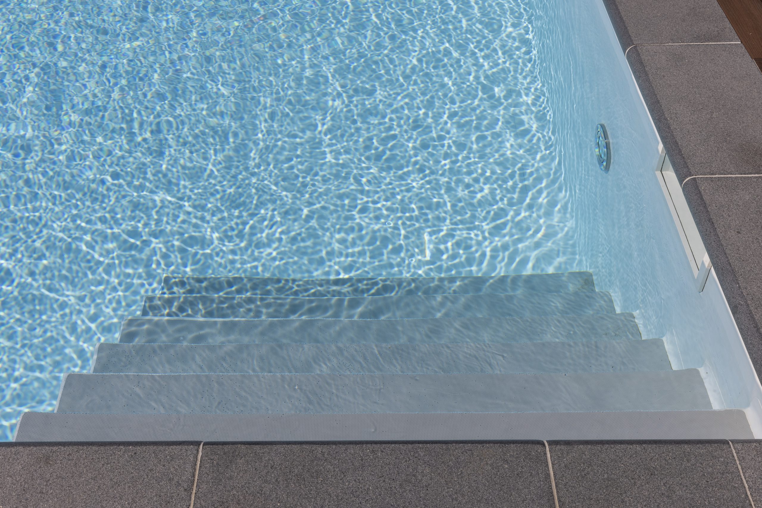 Trap - Backers Zwembad en Wellness